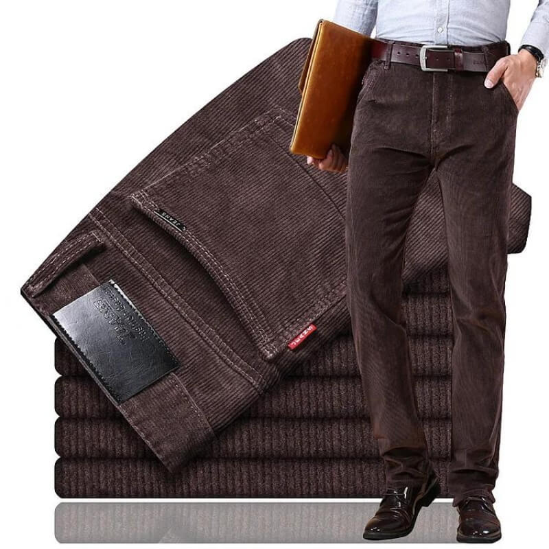 Men's straight-fit corduroy trousers with belt loops and long legs